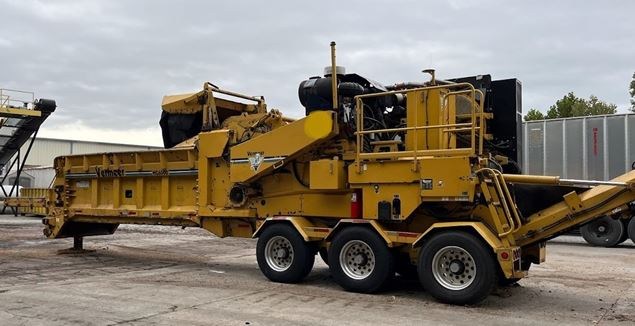 2006 Vermeer HG6000 Mobile Wood Grinder